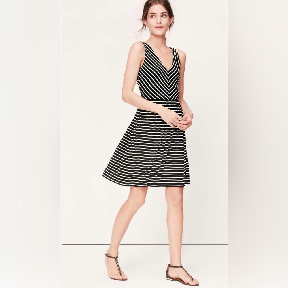 LOFT Black & White Striped Crossover Keyhole Back Sleeveless Mini Dress M Petite